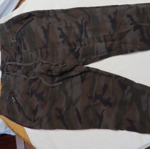 Forever 21 Camo Sweat Pants Joggers